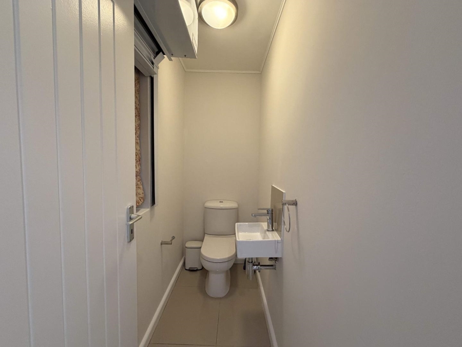 To Let 2 Bedroom Property for Rent in Claremont Upper Western Cape